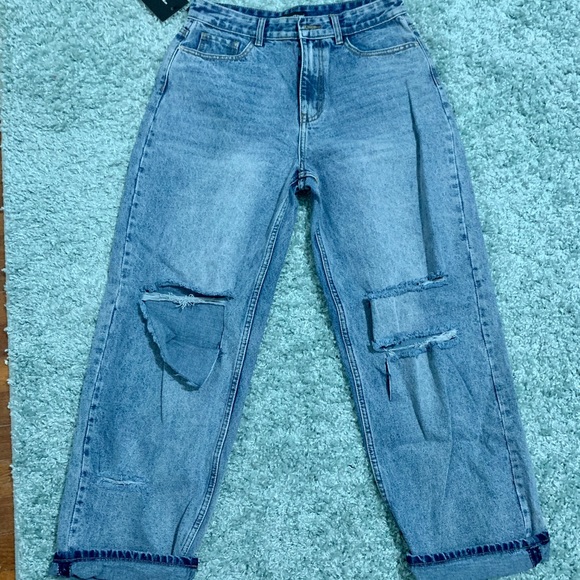 mid wash baggy low rise distressed boyfriend jeans